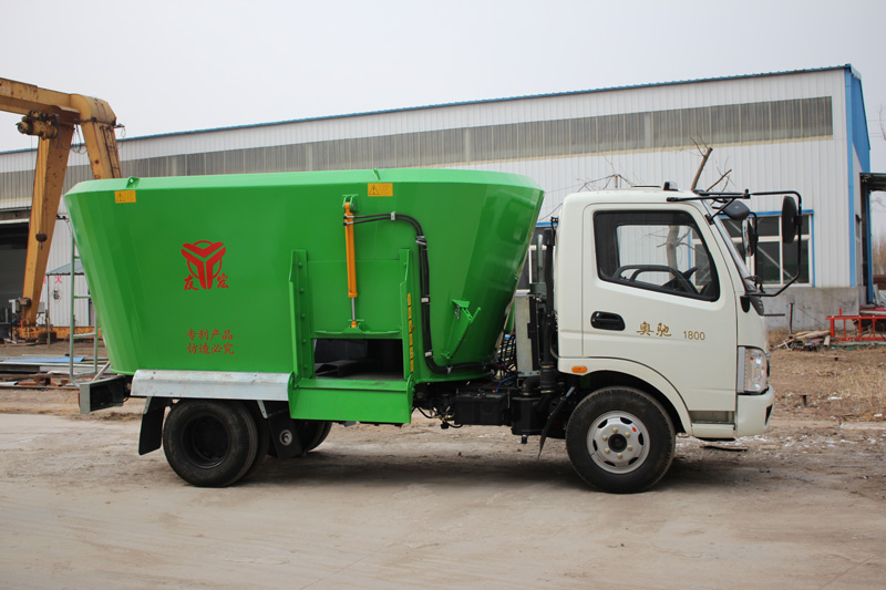 車載式14m3TMR飼料攪拌機(jī)